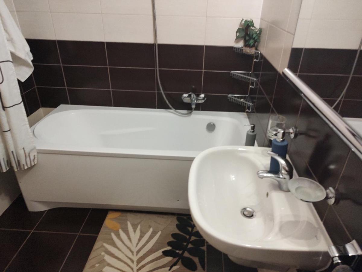 Avantgarden1 .Apartament Lux Brassó Kültér fotó